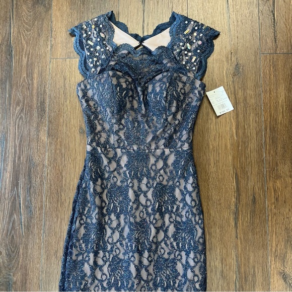 🆕 DAVID'S BRIDAL long lace cap sleeve dress with keyhole back SZ 3 - Picture 10 of 10